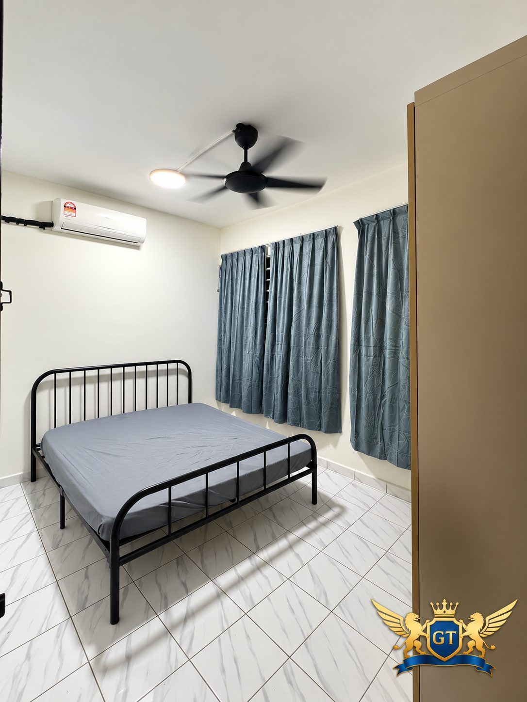 For Sale University Condo Apartment 2  - Image 5