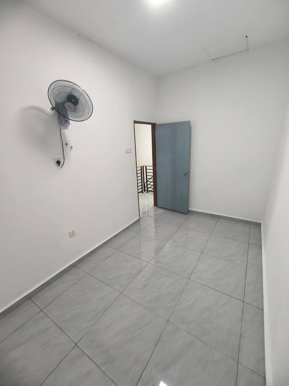 Bedroom - Rumah Sewa Fully Renovated di Taman Sri Indah, Klang – RM1,500/Bulan! - Image 3