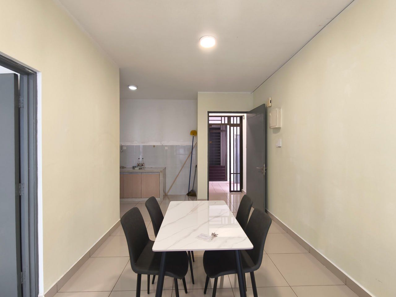 Dining - The Aliff Residences Tampoi for Rent | Furnished | RM1,500 - Image 3