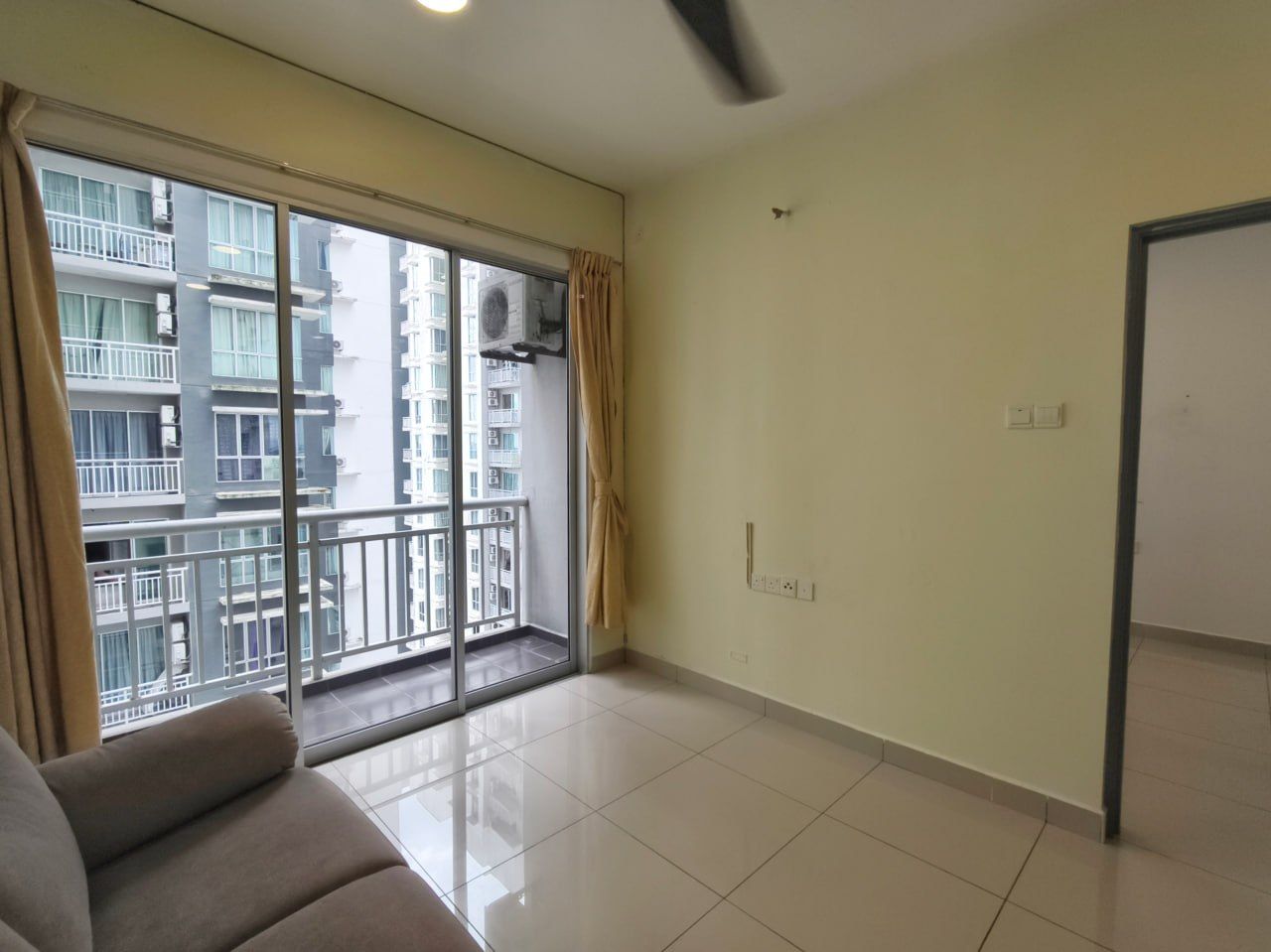 Living room - The Aliff Residences Tampoi for Rent | Furnished | RM1,500 - Image 2