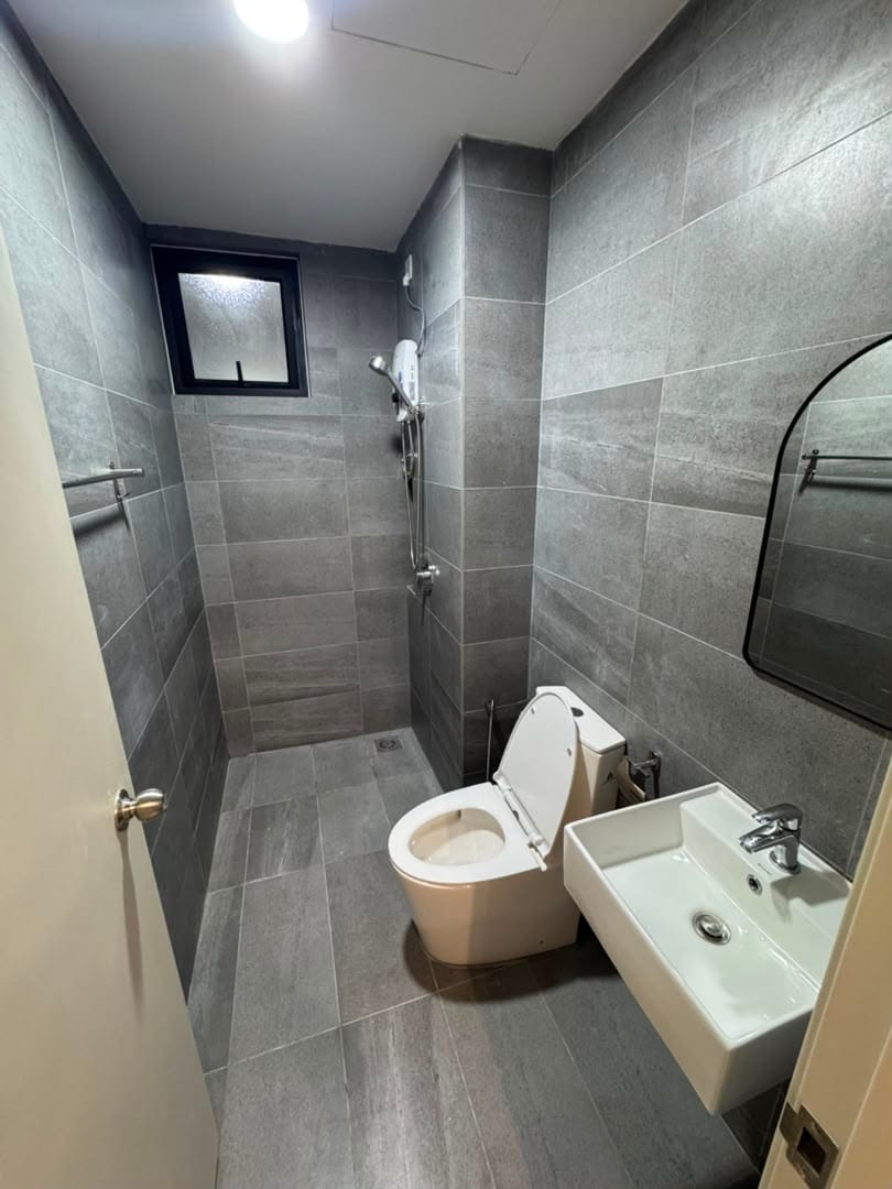 Bathroom - 2-Bedroom Condo, Fully Furnish, Bangsar South - Image 10