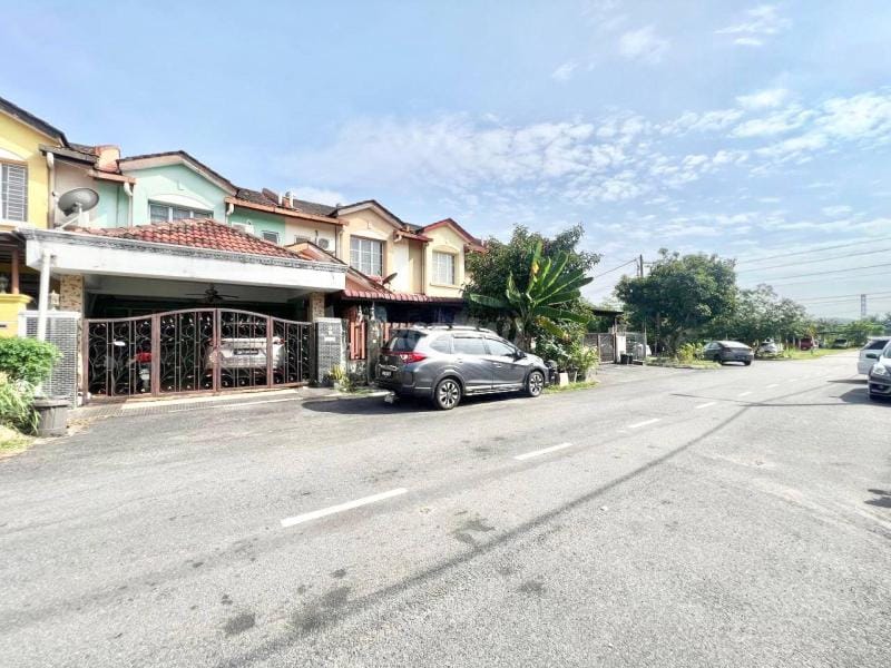 Exterior - BOOKING RM1K, Deposit Flexible – Double Storey Terrace Seksyen 2, Bandar Bukit Mahkota Bangi - Image 2