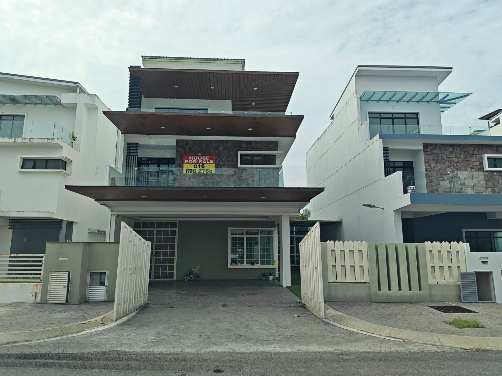 Quas Residence, Taman Bukit Ria Kajang, Zero Lot Bangalow - Image 1