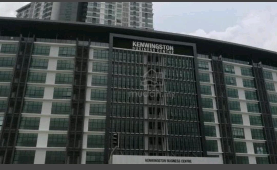 FACING MAIN ROAD, LARGE UNIT, PRICED TO RENT FAST - Image 9