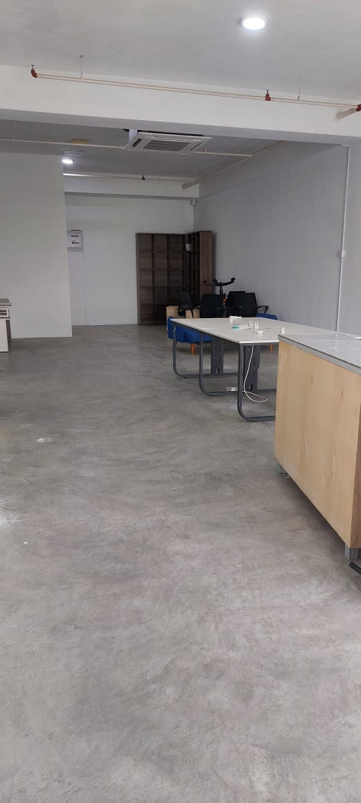 FACING MAIN ROAD, LARGE UNIT, PRICED TO RENT FAST - Image 3