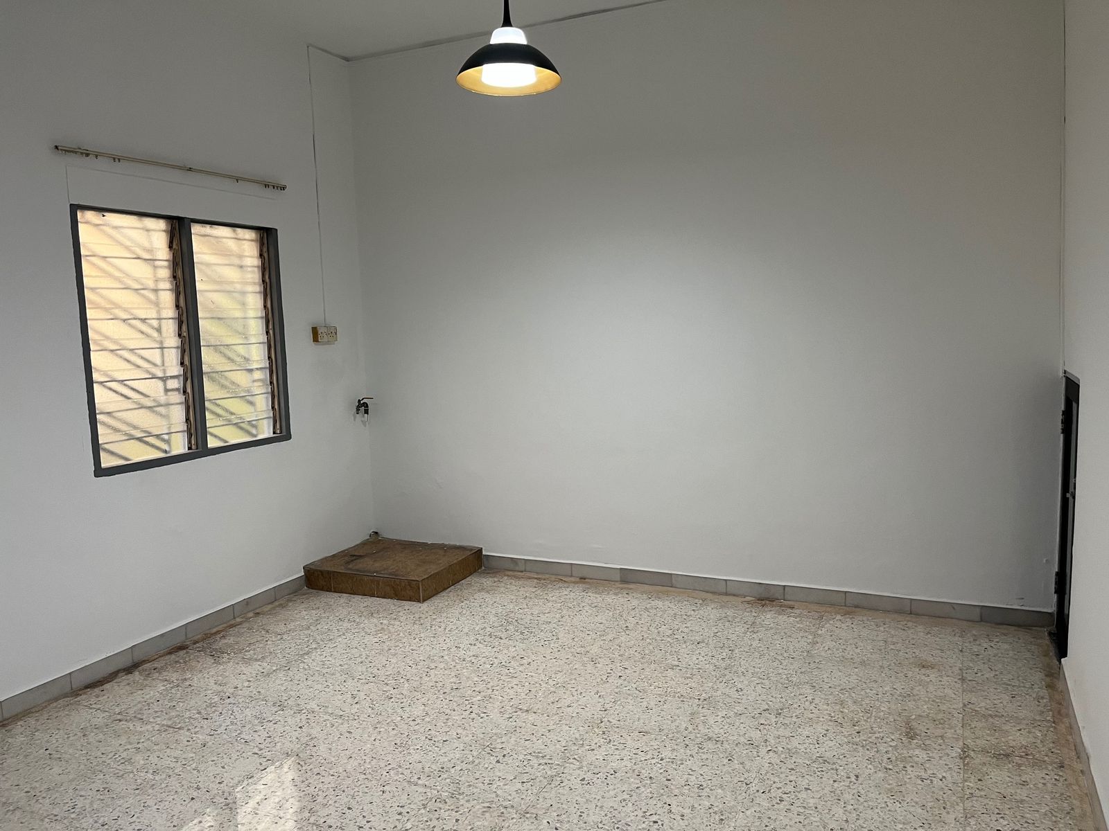 Kitchen - Newly painted Double Storey 18x55ft House in Taman Klang Utama, Klang - Image 8