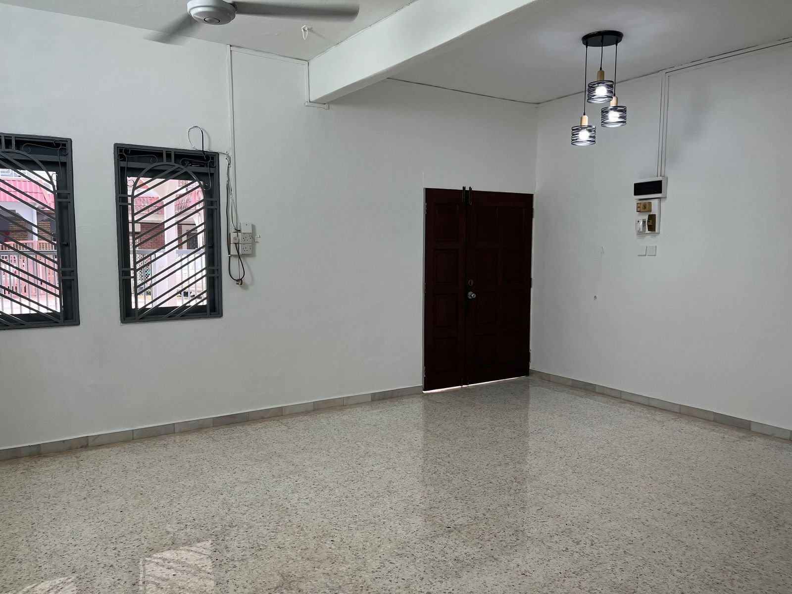 Living room - Newly painted Double Storey 18x55ft House in Taman Klang Utama, Klang - Image 10