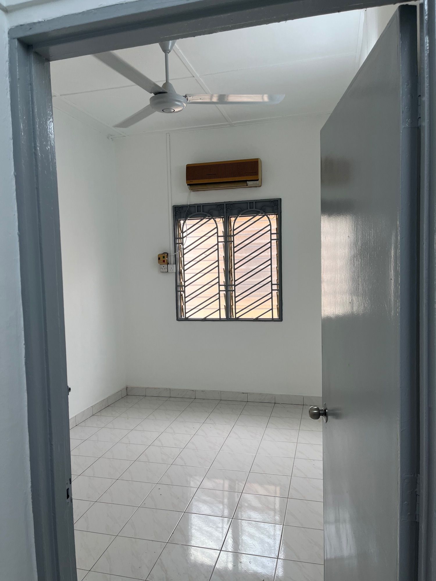 Bedroom - Newly painted Double Storey 18x55ft House in Taman Klang Utama, Klang - Image 17