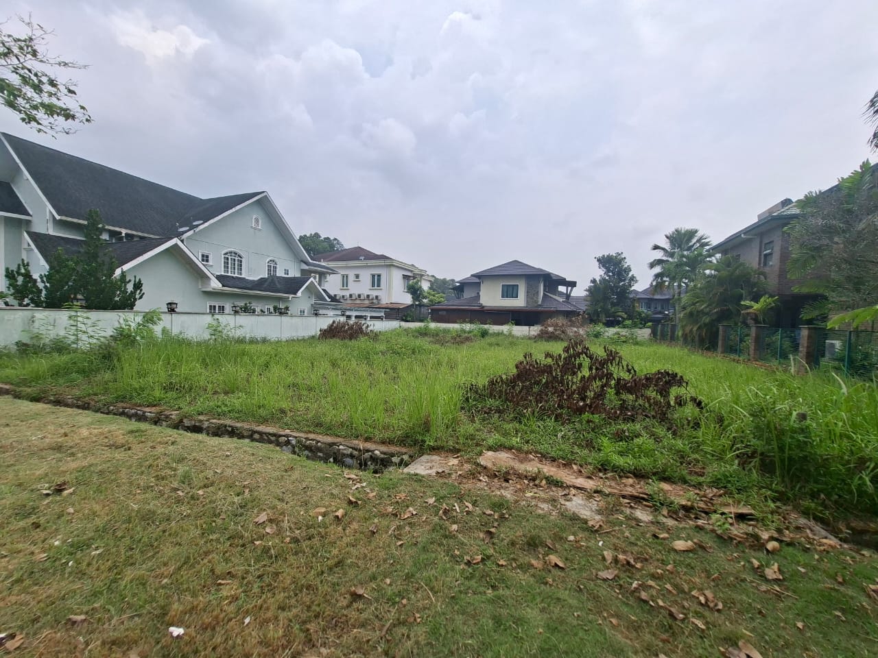 Flat 8000 sqft Bungalow Land for Sale @ Kayangan Heights - Image 2