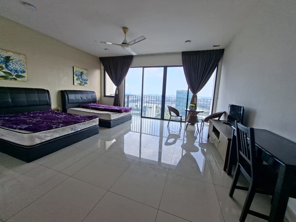 Stylish 484sqft SOFO Unit for Rent at Trefoil Setia Alam with 1 Car Park - Image 1