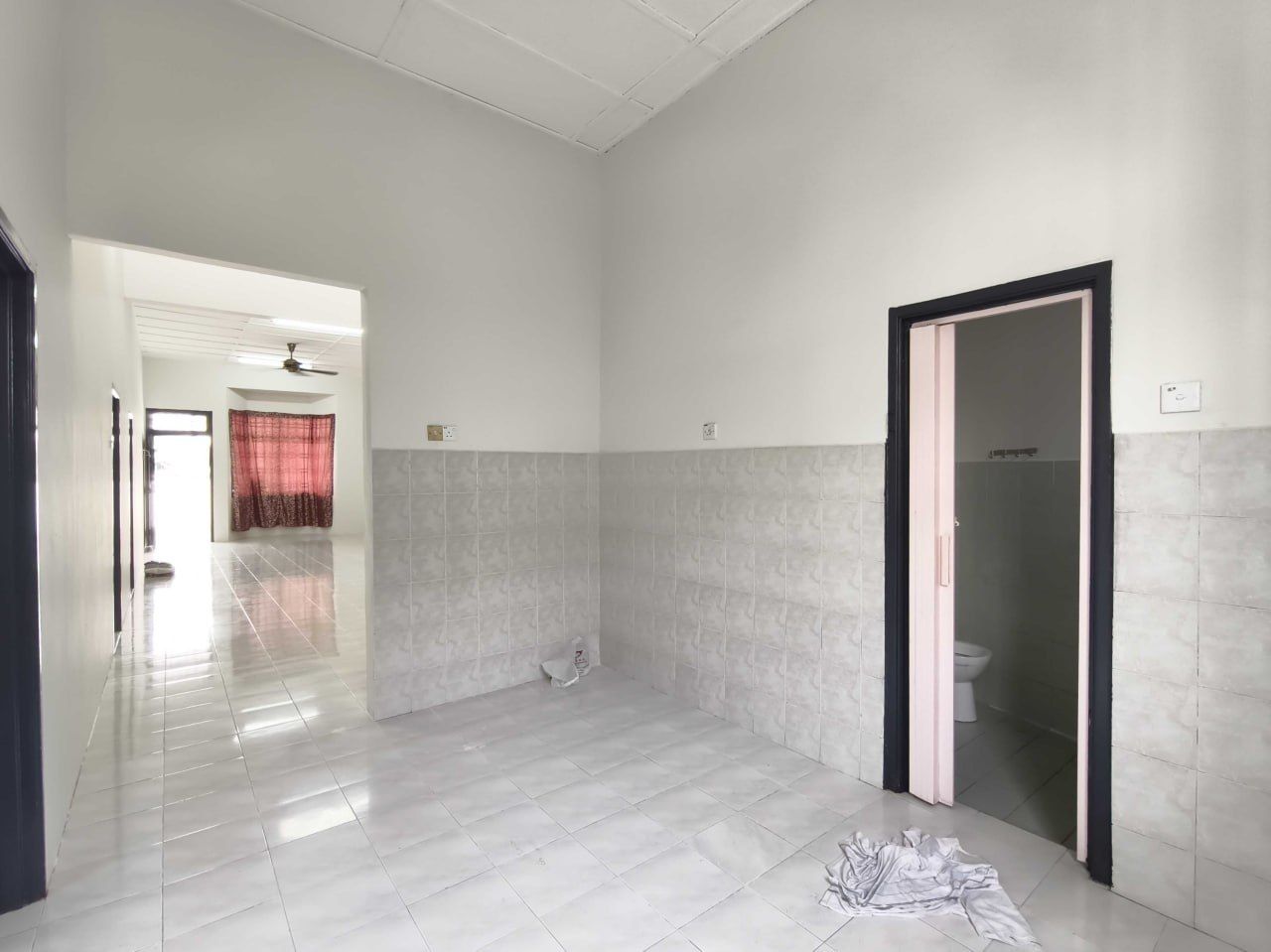 FOR RENT  Big Land Single Storey House For Rent @ Jalan Anggerik, Taman Kulai Utama   - Image 3