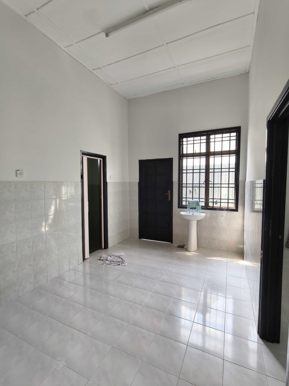 FOR RENT  Big Land Single Storey House For Rent @ Jalan Anggerik, Taman Kulai Utama   - Image 4