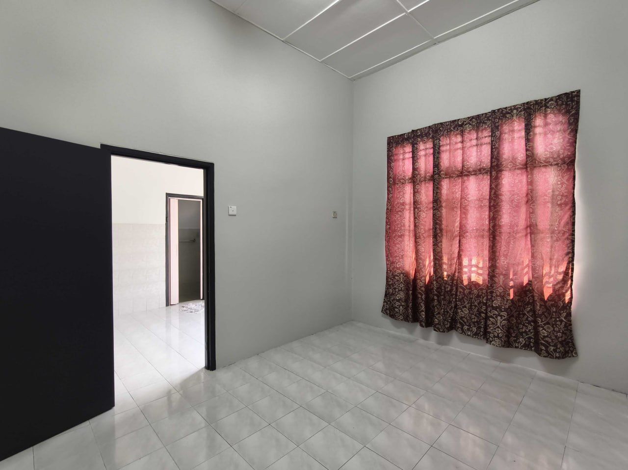 FOR RENT  Big Land Single Storey House For Rent @ Jalan Anggerik, Taman Kulai Utama   - Image 9