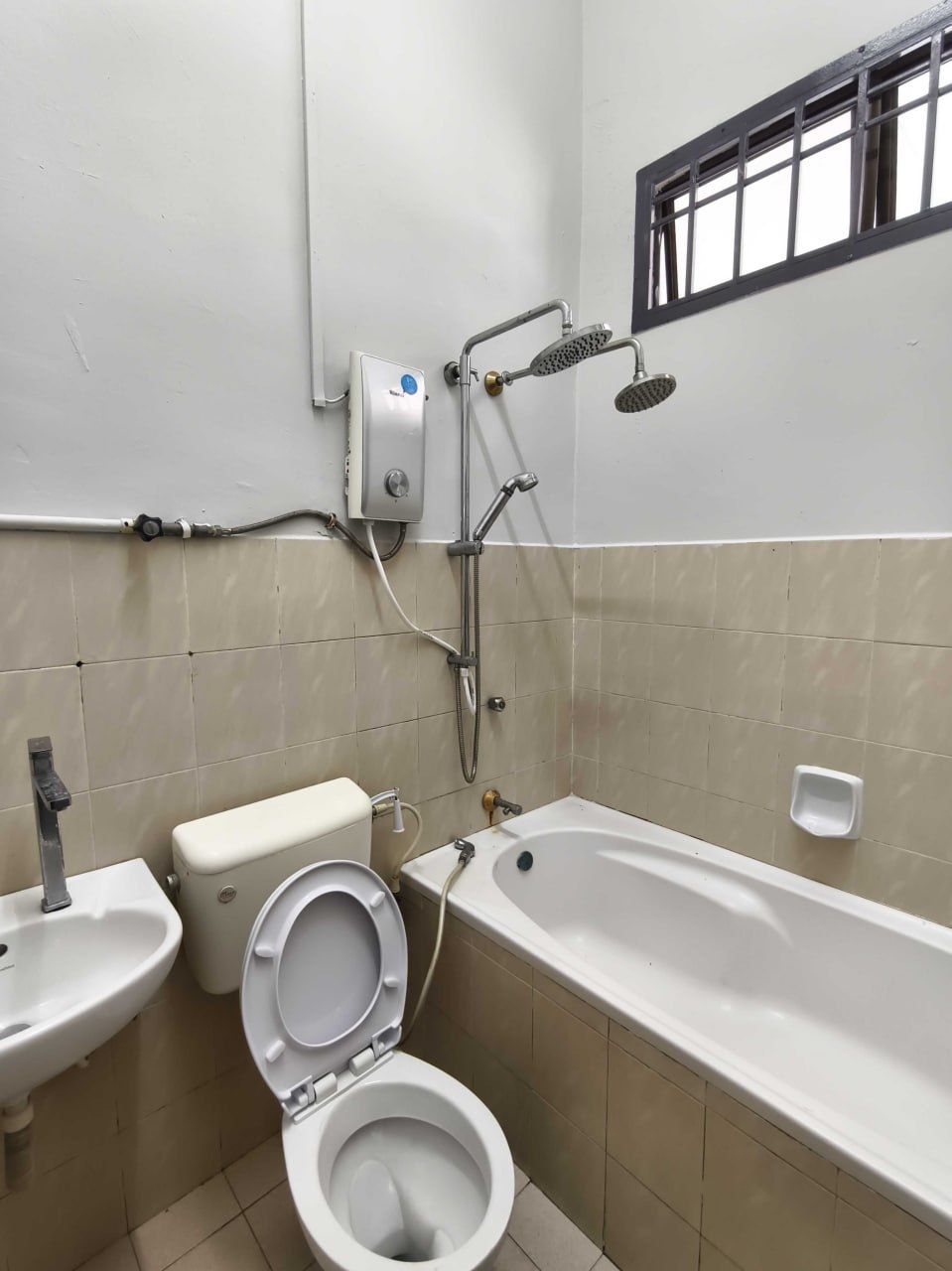 FOR RENT  Big Land Single Storey House For Rent @ Jalan Anggerik, Taman Kulai Utama   - Image 8