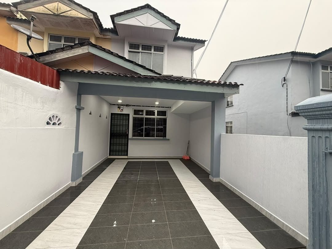 Exterior - FOR SALE | Double Storey Low-Medium Cost House @ Bandar Putra Kulai | Freehold | RM370K - Image 4