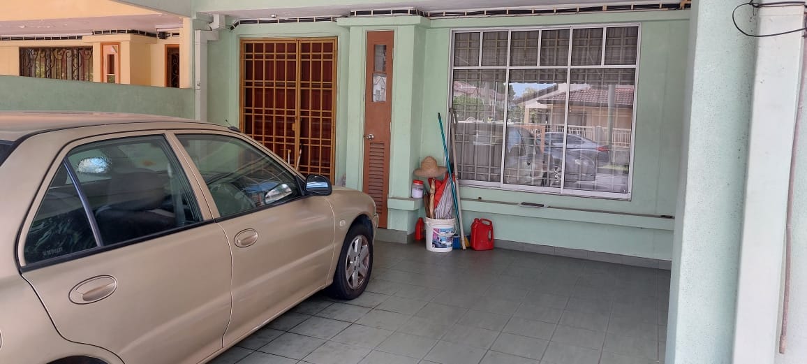 EXTENDED 2 Storey Intermediate house, Putra Heights - Image 2