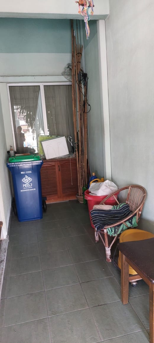 EXTENDED 2 Storey Intermediate house, Putra Heights - Image 4