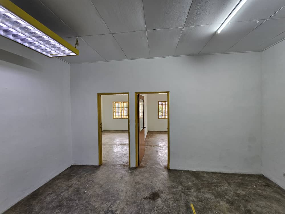BASIC SHOP HOUSE | PRICED TO RENT FAST - Image 5