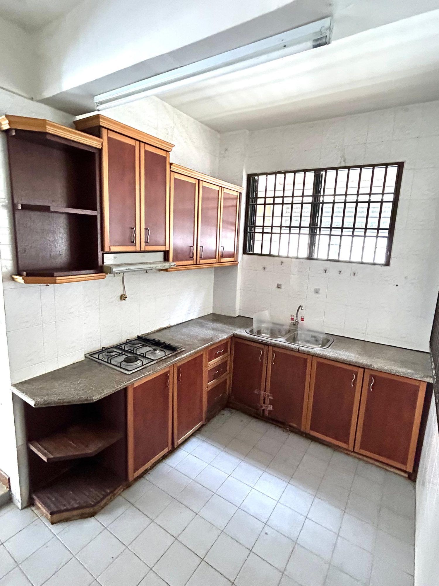 Pangsapuri Sri Molek Condominium (2604 sq Feet Condo for sale) ! CHEAPEST per sq Feet (RM 172 per sq feet) !  - Image 11
