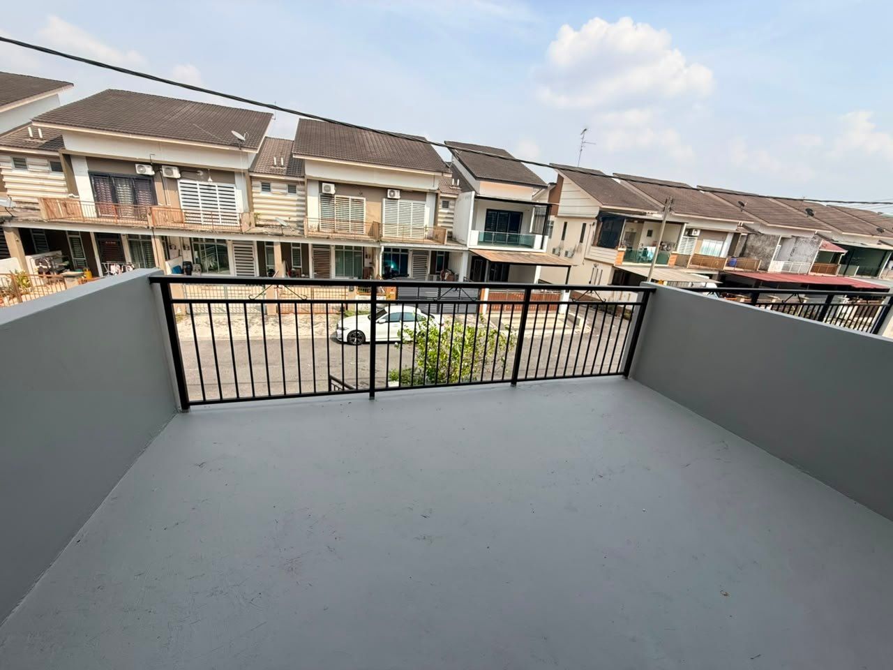 Balcony - Fully Renovated Double Storey Terrace House for Sale @ Taman Scientex Senai | Freehold | RM488K - Image 11