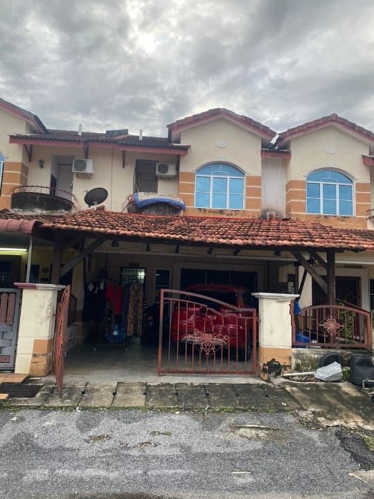 Spacious 4BR Double Storey Terrace For Sale at Taman Medan Pengkalan Megah - Image 1