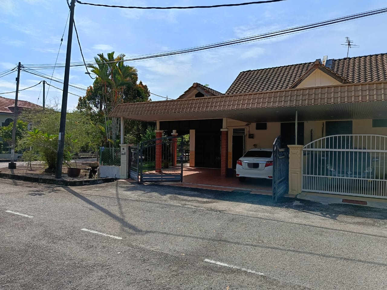 Spacious 4BR Single Storey Semi-D For Sale at Taman Bertam Permai - Freehold - Image 1