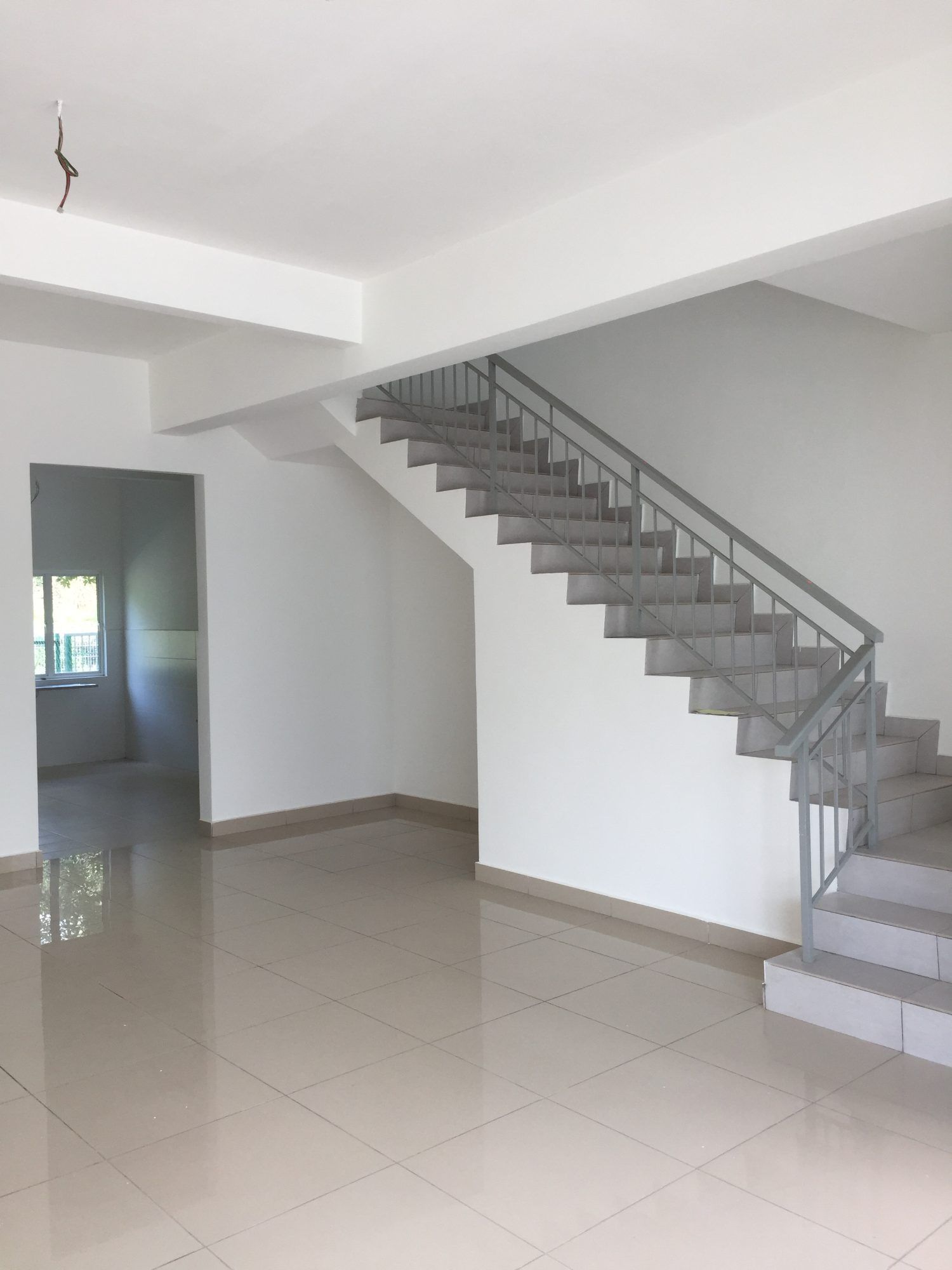 Spacious Freehold End-Lot 2 Storey House in Dengkil. - Image 3