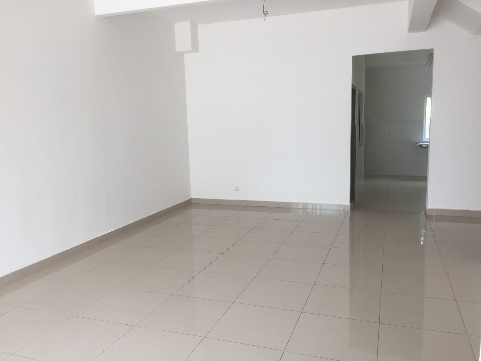 Spacious Freehold End-Lot 2 Storey House in Dengkil. - Image 6