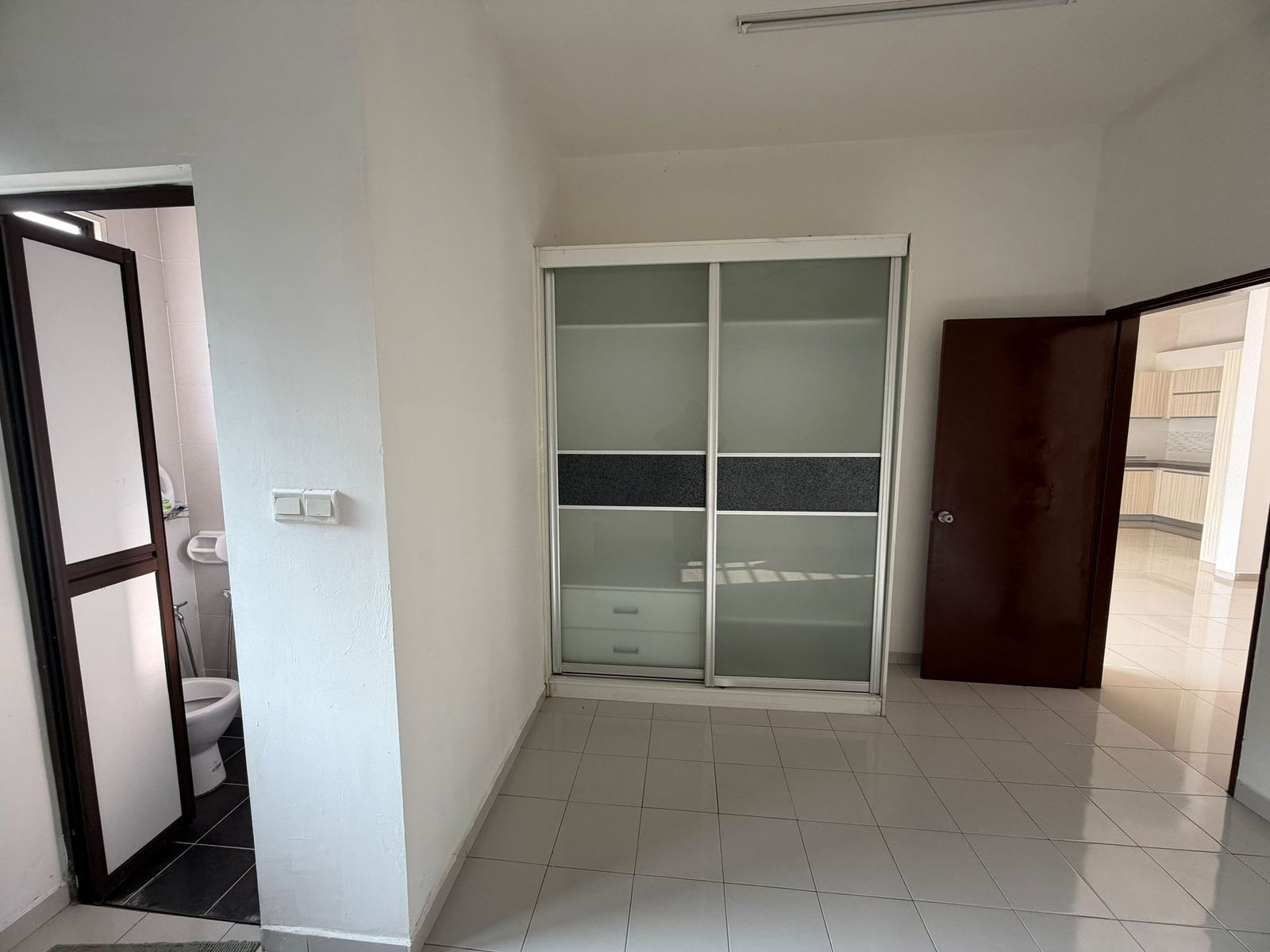 2nd bedroom with toilet