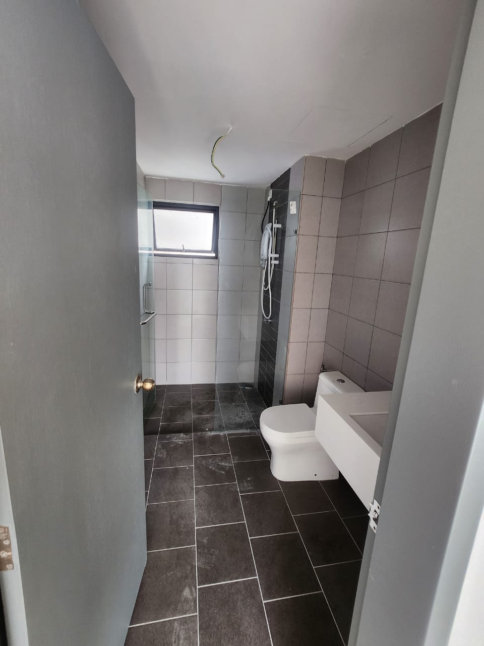 Master bathroom with Free Water Heater