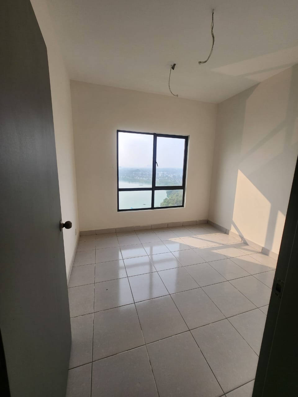Bedroom with Lake's View
