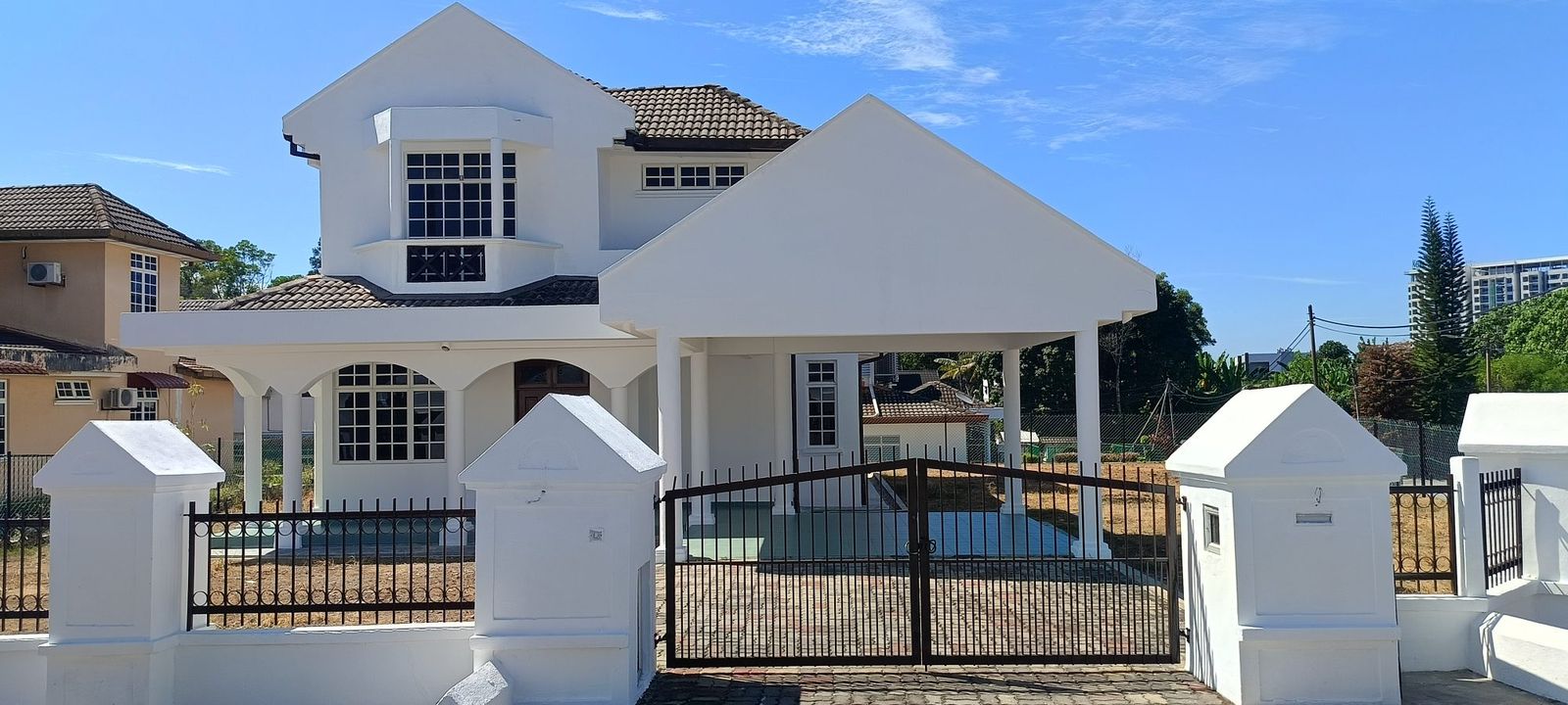 Exterior - Large Beautiful Double Storey Corner Lot Bungalow  - Image 1