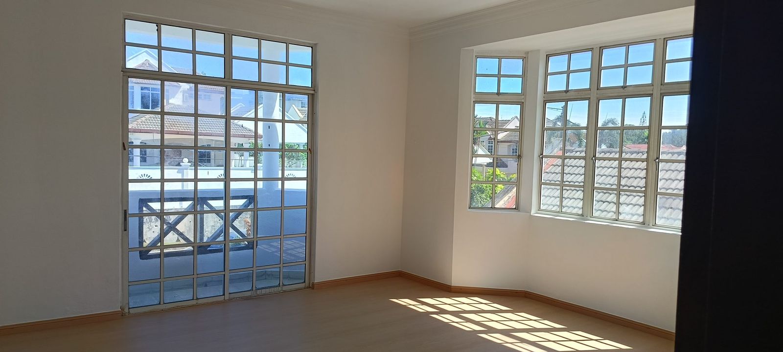 Master bedroom - Large Beautiful Double Storey Corner Lot Bungalow  - Image 4
