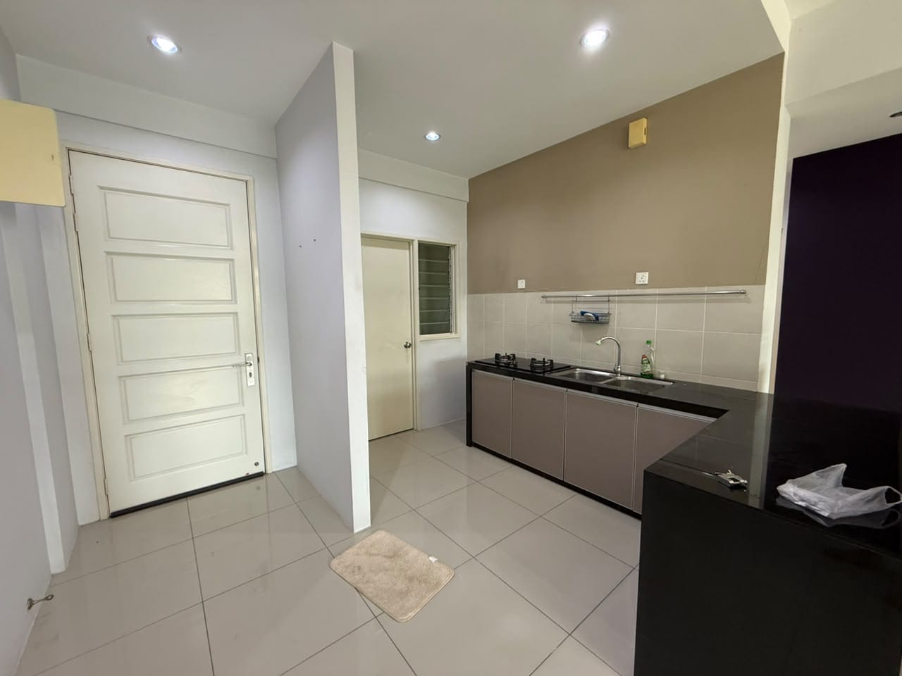Spacious 3 Bedrooms 2 Bathroom Cozy Apartment near to Straits Quay in Penang  - Image 3
