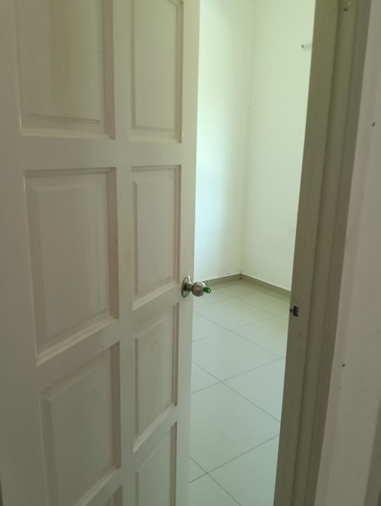 4 bedroom for rent in pasir panjang - Image 7