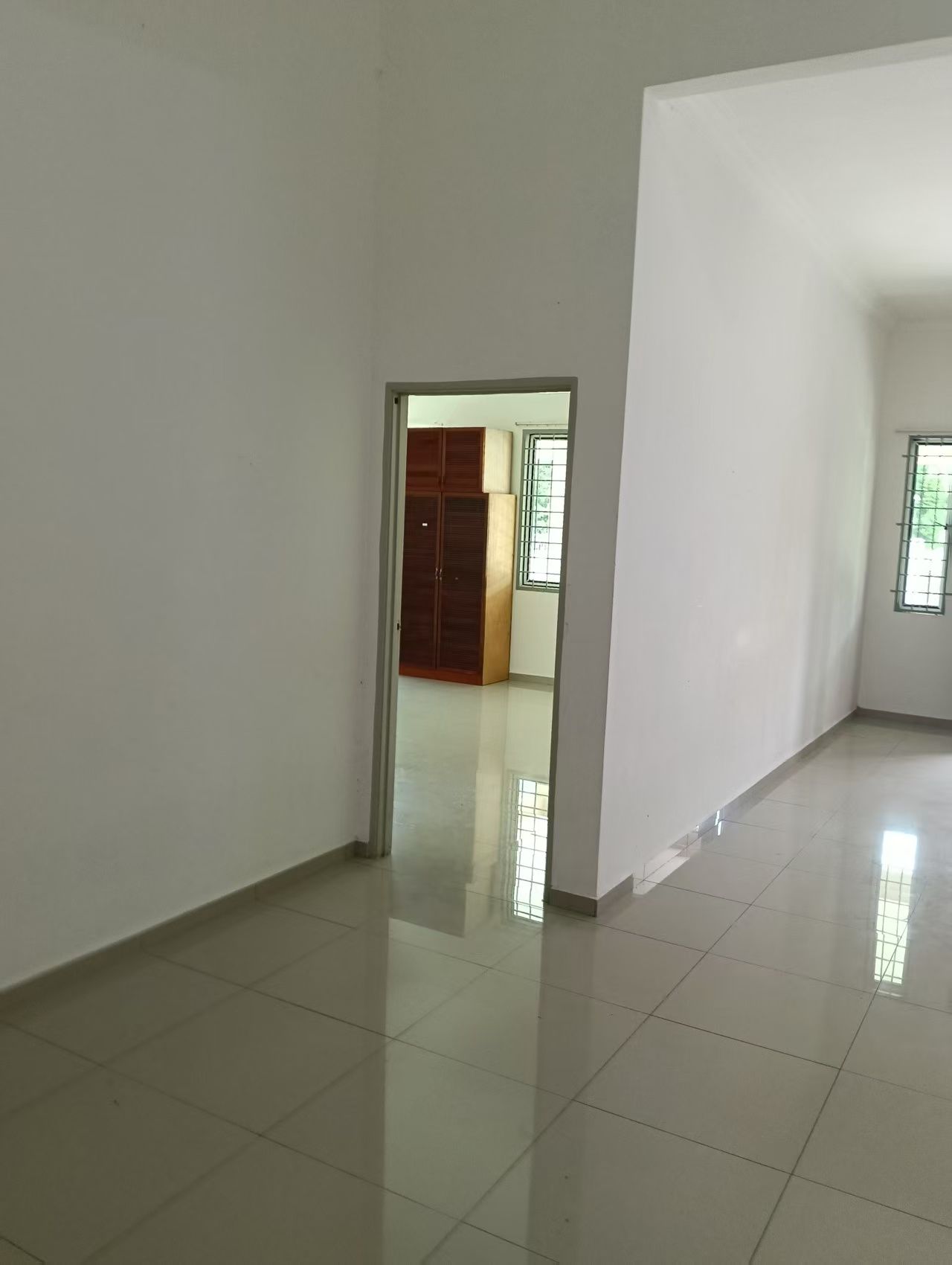 4 bedroom for rent in pasir panjang - Image 9
