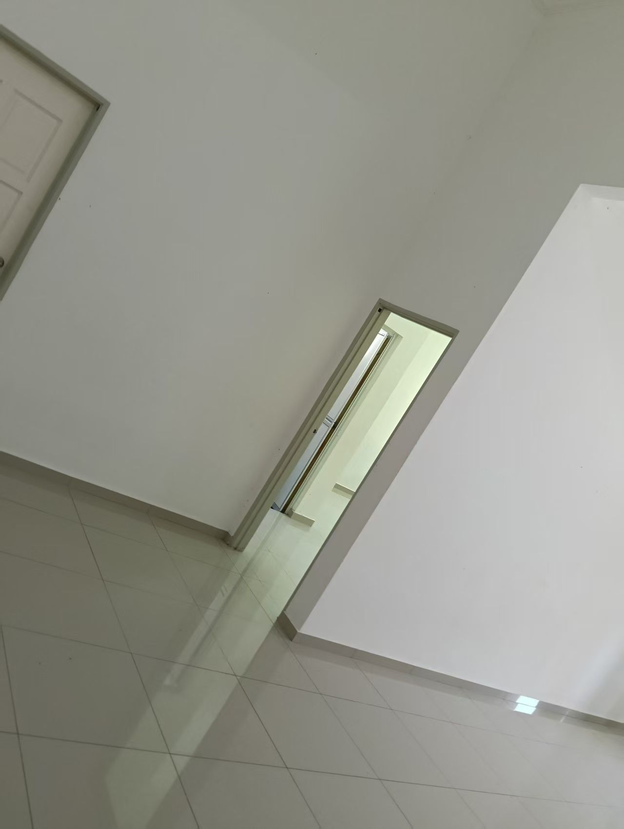 4 bedroom for rent in pasir panjang - Image 5