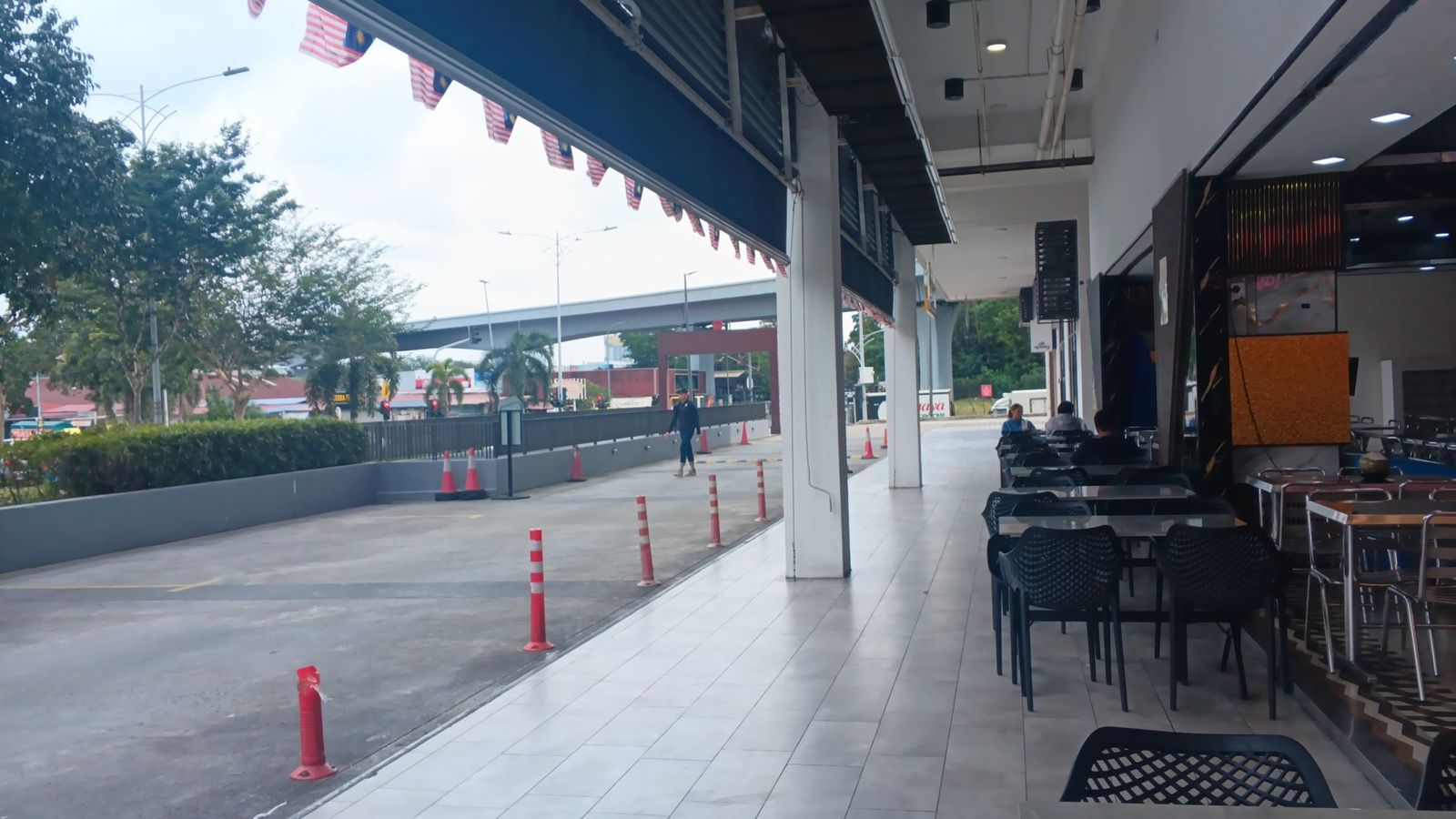 Emporis Kota damansara office lot for rent Petaling jaya Selangor good investment  - Image 1