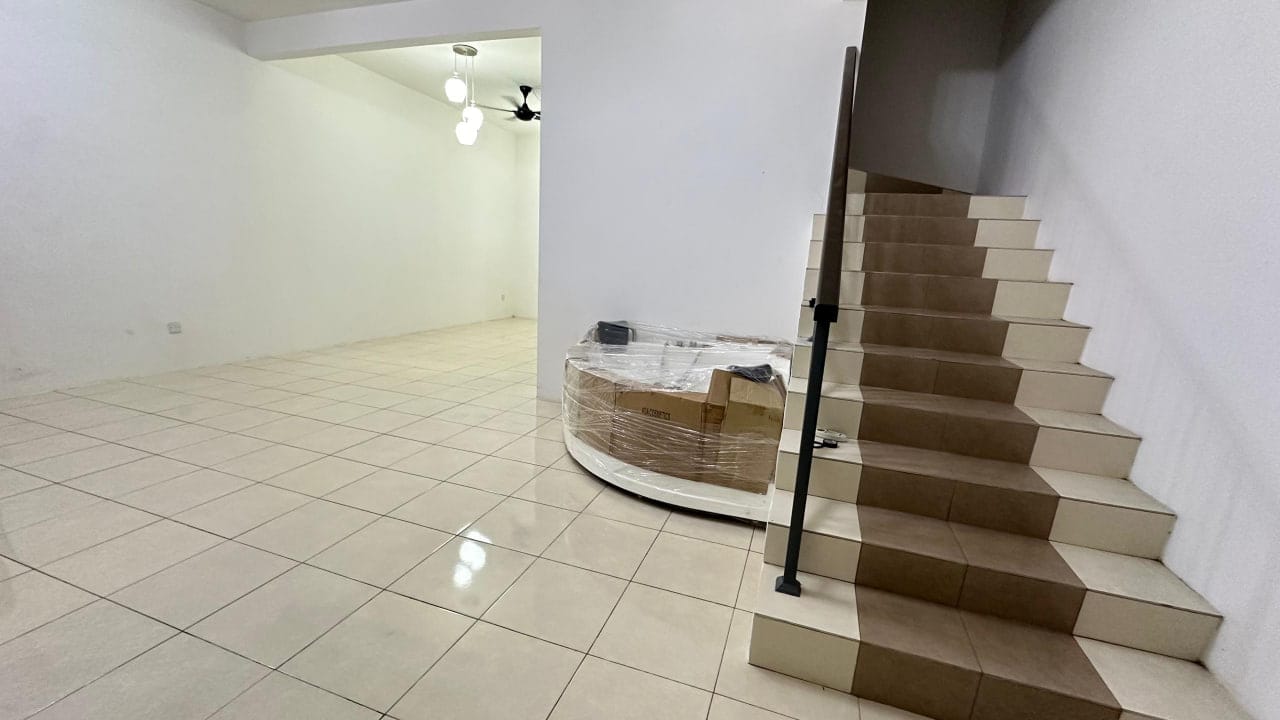 Double Storey Terrace, Lakeville, Bandar Universiti, Seri Iskandar Perak - Image 11