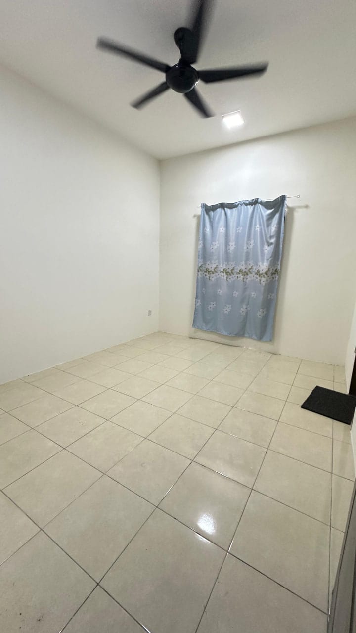 Double Storey Terrace, Lakeville, Bandar Universiti, Seri Iskandar Perak - Image 4