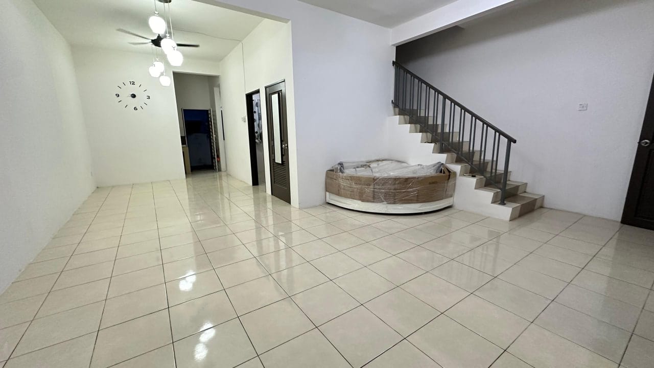 Double Storey Terrace, Lakeville, Bandar Universiti, Seri Iskandar Perak - Image 2
