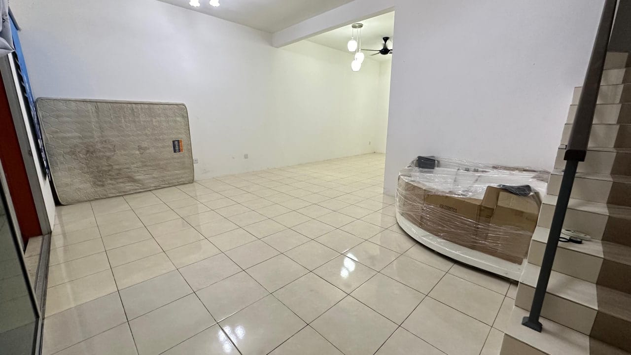 Double Storey Terrace, Lakeville, Bandar Universiti, Seri Iskandar Perak - Image 8