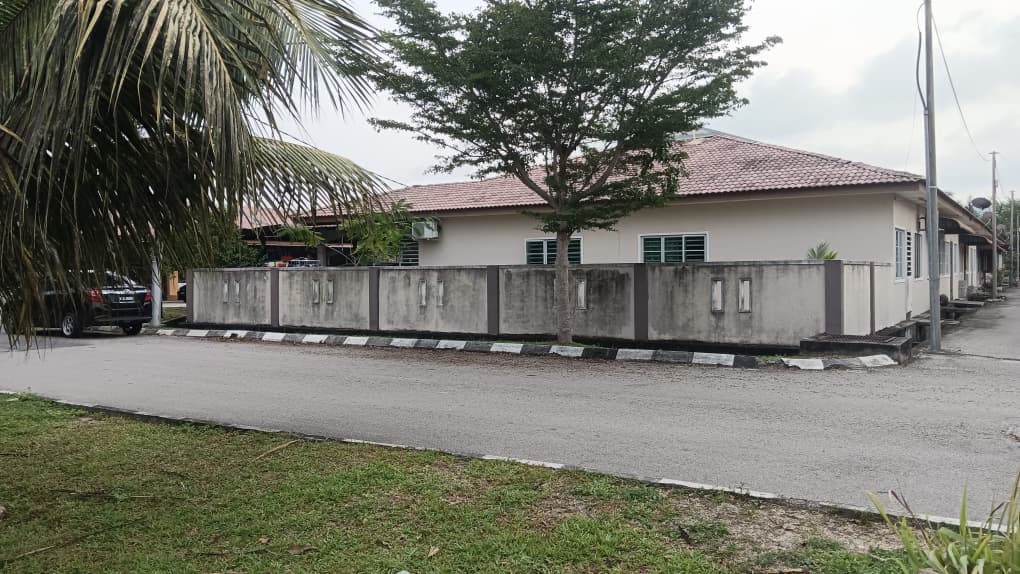 CONER LOT 4 Bed, 2 Bath - Image 12