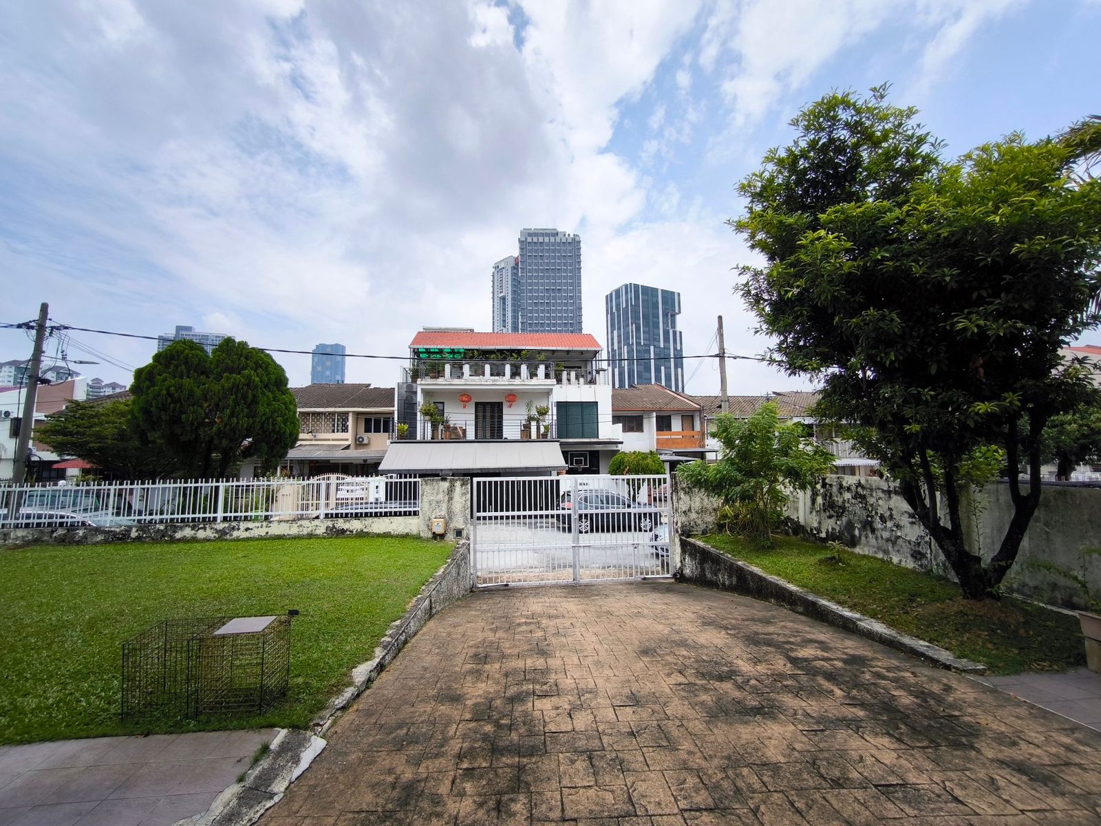 Spacious 4-bedroom Bungalow in Taman Mutiara Barat Cheras - Image 2