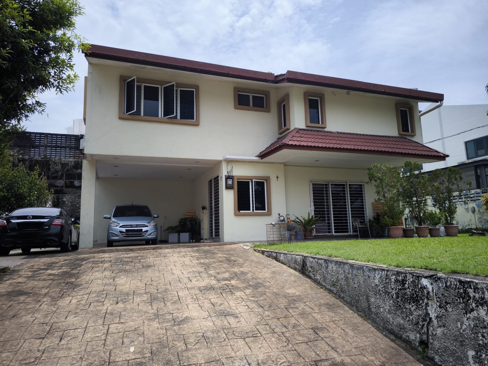 Spacious 4-bedroom Bungalow in Taman Mutiara Barat Cheras - Image 1