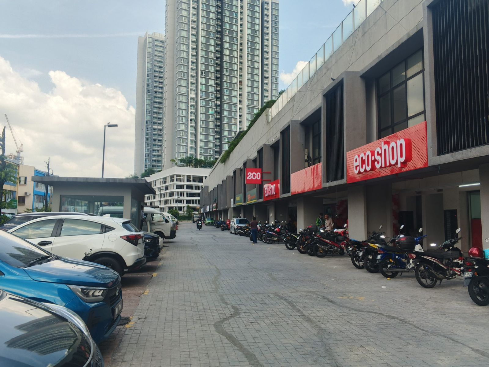 Glomac Centro Kayu Ara Shop lot ground floor for rent Petaling jaya - Image 3