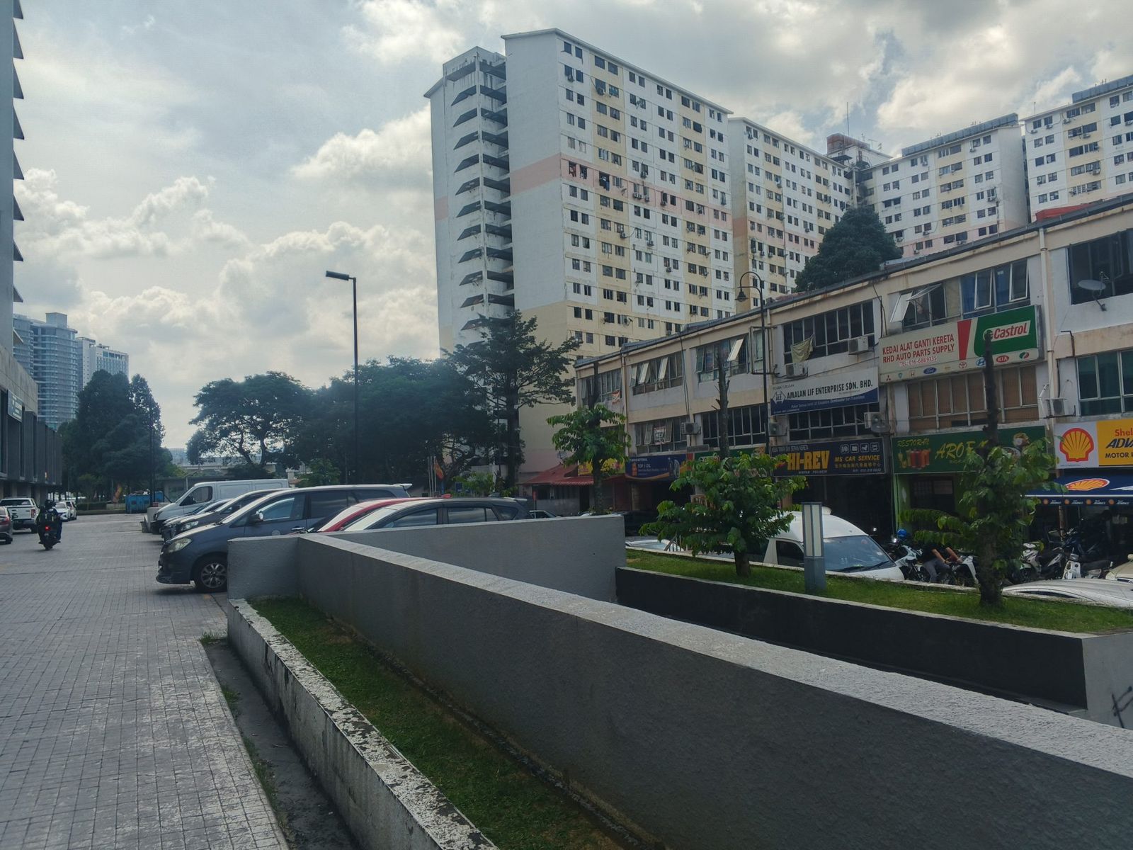 Glomac Centro Kayu Ara Shop lot ground floor for rent Petaling jaya - Image 2