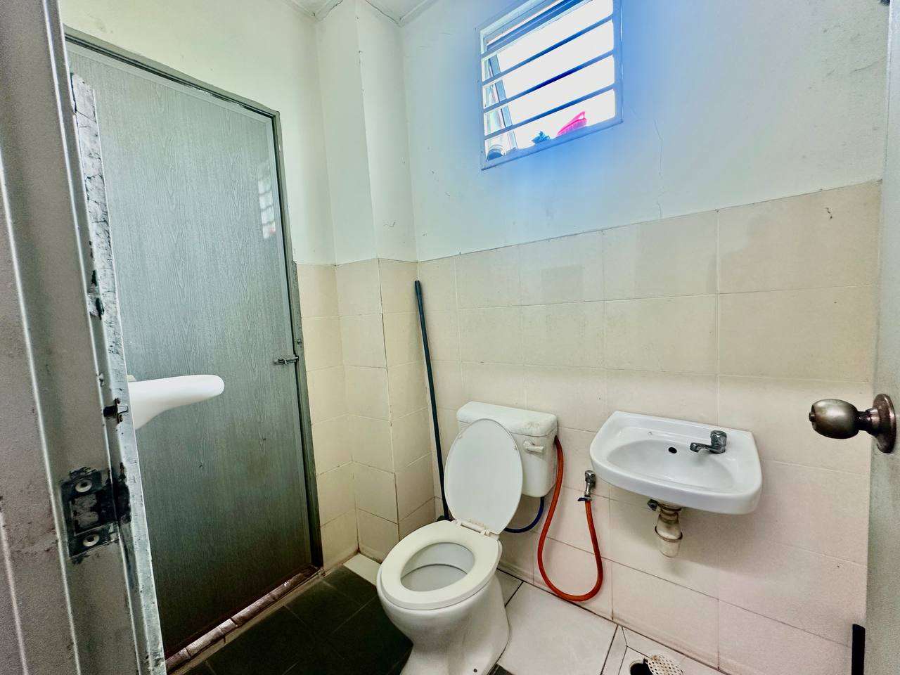 🔥🔥 BELOW MARKET VALUE🔥🔥[HOT AREA] DOUBLE STOREY TERRACE, TAMAN DESA RESTU, KOTA WARISAN, SEPANG. - Image 25