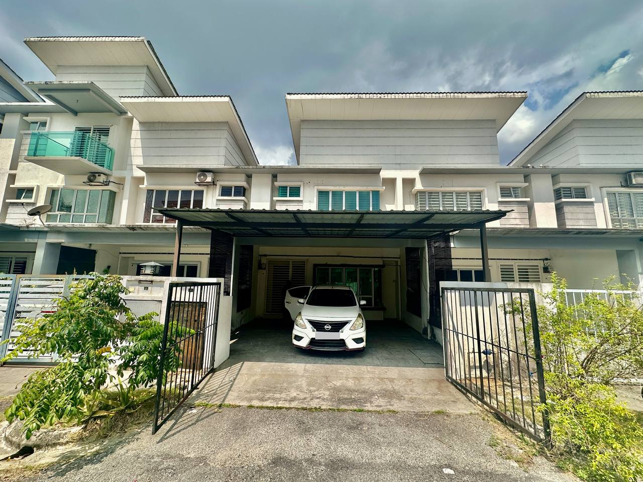 🔥🔥 BELOW MARKET VALUE🔥🔥[HOT AREA] DOUBLE STOREY TERRACE, TAMAN DESA RESTU, KOTA WARISAN, SEPANG. - Image 1
