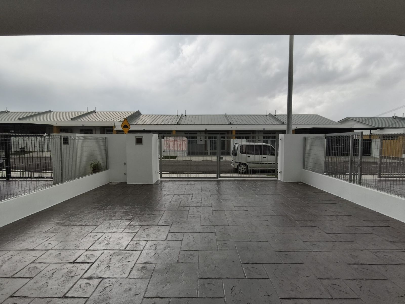 4 Bedroom Single Storey House @ Jalan Bayan, Bandar Putra Kulai | RM1,800 - Image 2